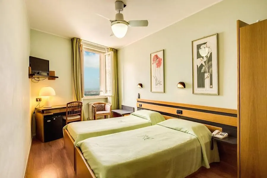 Hotel Roma Assisi 3*,