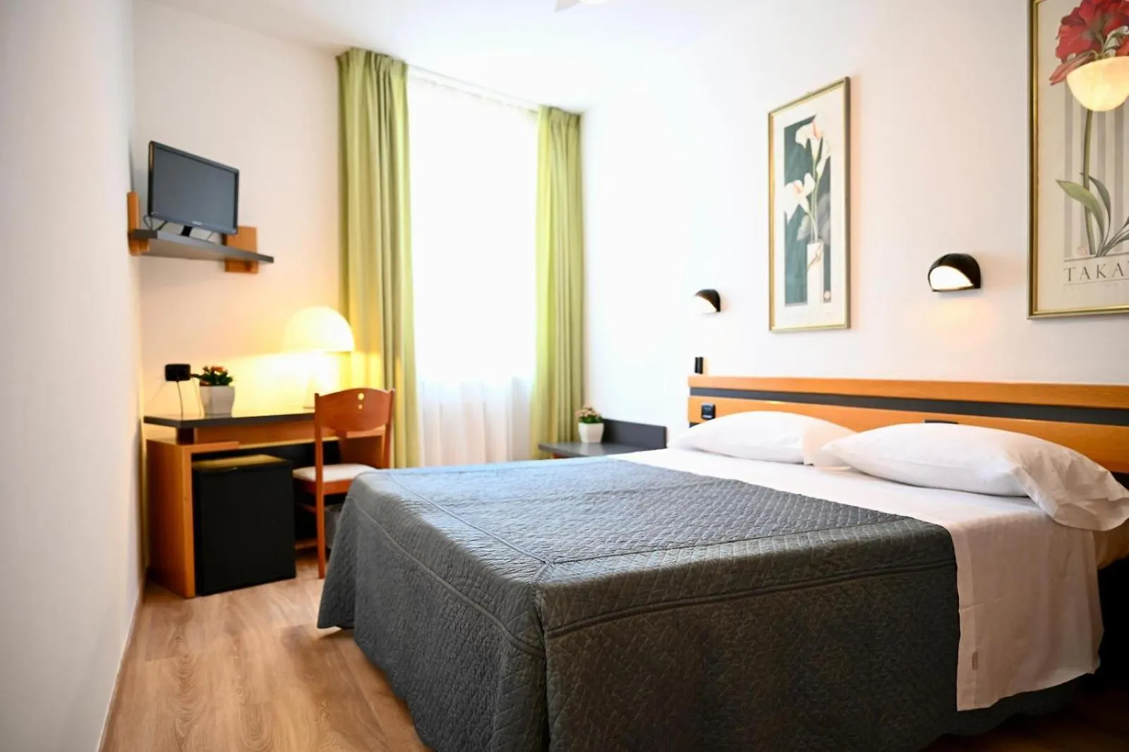 Hotel Roma Assisi Italy